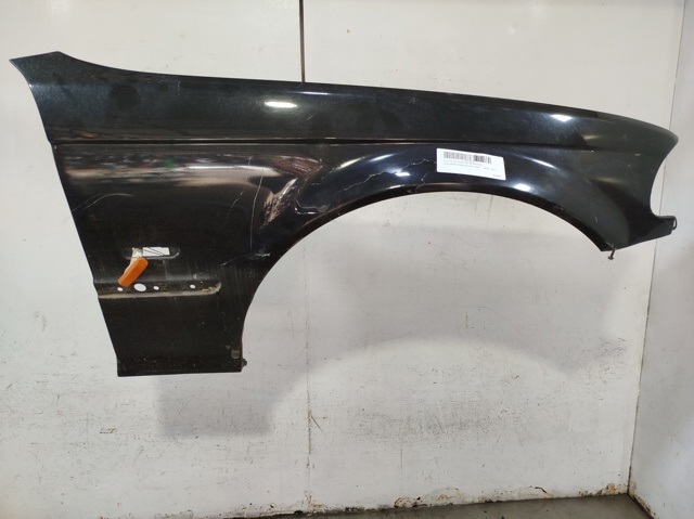 Błotnik przedni prawy 41358240406 BMW