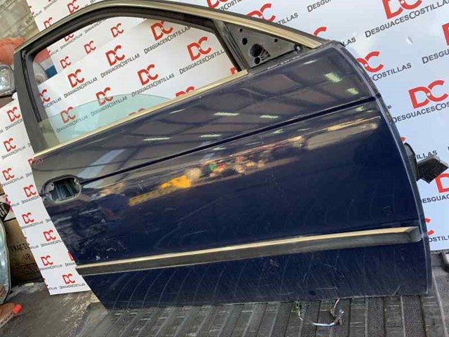 Drzwi przednie prawe 41518216818 BMW