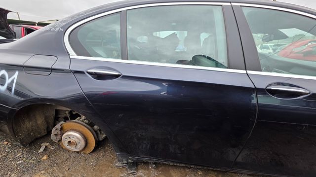 Kupić Drzwi tylne prawe BMW 7  F01, F02, F03, F04 w dobrej cenie