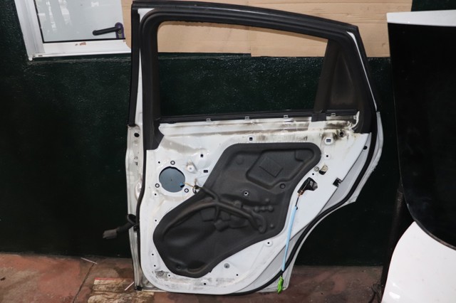 Drzwi tylne prawe 41527198162 BMW