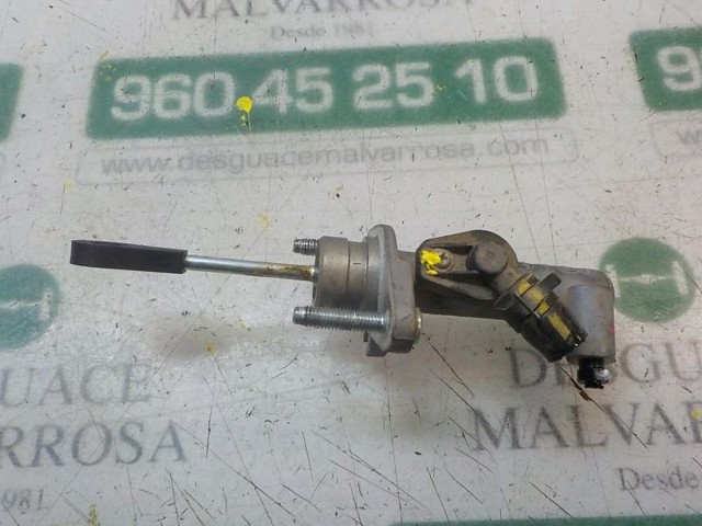 Cylinder sprzęgła główny 416101J100 HYUNDAI