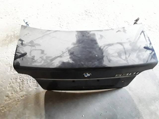 Klapa bagażnika BMW 5 E34
