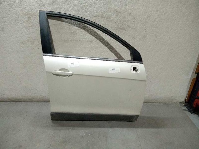 Drzwi przednie prawe 42352070 GM