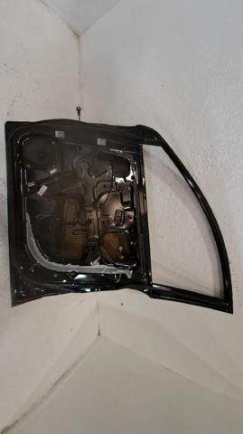 Drzwi przednie prawe 42352070 GM