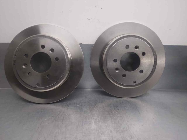 Tarcza hamulcowa tylna 4246V7 PEUGEOT