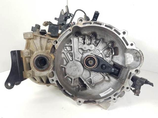 Mechaniczna skrzynia biegów w komplecie 4300023200 HYUNDAI