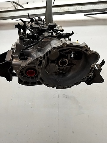 Mechaniczna skrzynia biegów w komplecie 4300024440 HYUNDAI