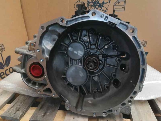 Mechaniczna skrzynia biegów w komplecie 4300038050 HYUNDAI