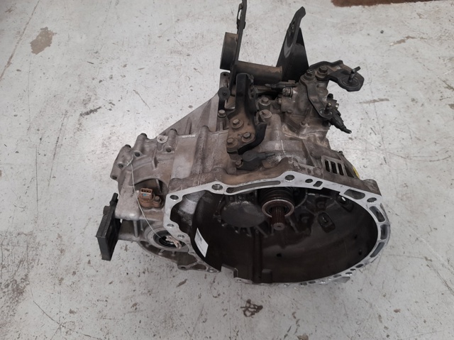 Mechaniczna skrzynia biegów w komplecie 4300038050 HYUNDAI