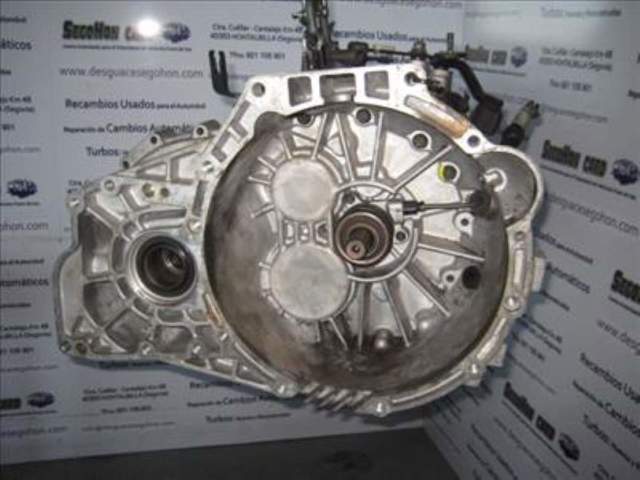 Mechaniczna skrzynia biegów w komplecie 4300038070 HYUNDAI