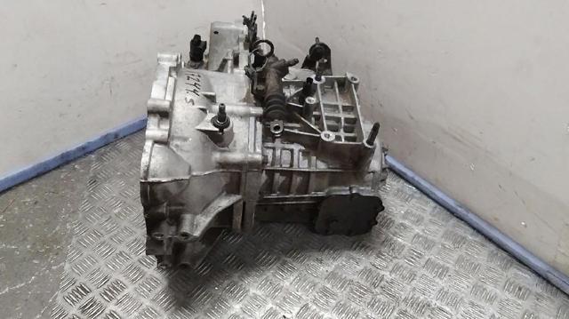 Mechaniczna skrzynia biegów w komplecie KIA Cerato 1 LD