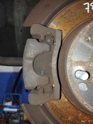 Zacisk hamulcowy tylny prawy 43018SMGE01 HONDA