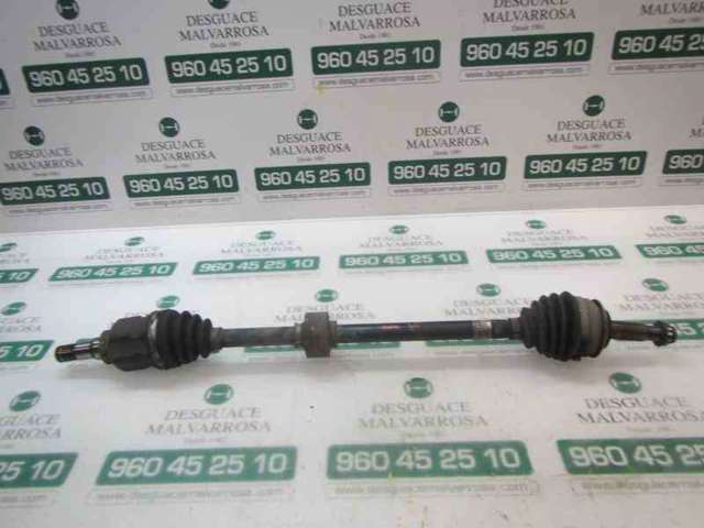 Półoś napędowa przednia prawa 434100D180 TOYOTA