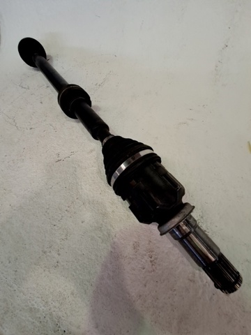 Półoś napędowa przednia prawa 4341047030 TOYOTA