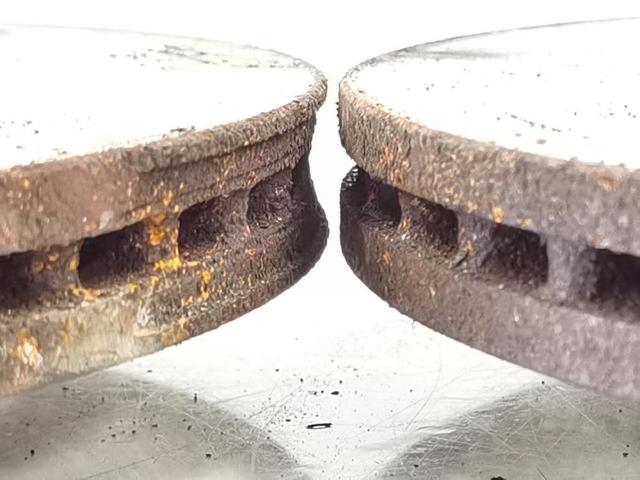 Tarcza hamulcowa przednia 4351205080 TOYOTA