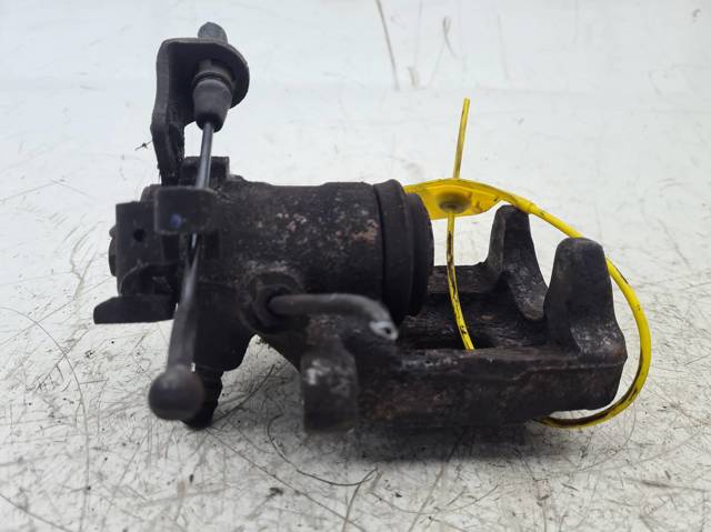 Zacisk hamulcowy tylny lewy 4401C8 PEUGEOT