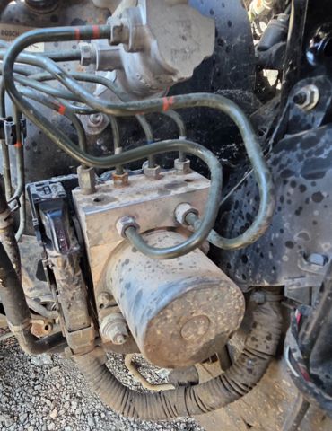Kupić Sterownik ABS hydrauliczny Toyota Avensis T27 w dobrej cenie
