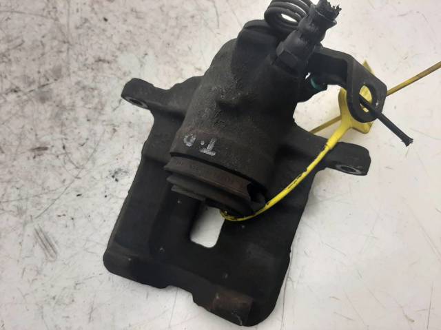 Zacisk hamulcowy tylny prawy 4414622 OPEL