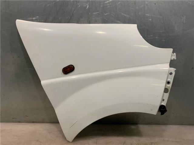 Błotnik przedni prawy 4416489 OPEL