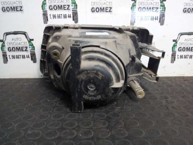 Reflektor prawy 443941030E VAG