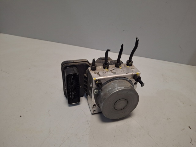 Sterownik ABS  hydrauliczny 4451010110 TOYOTA