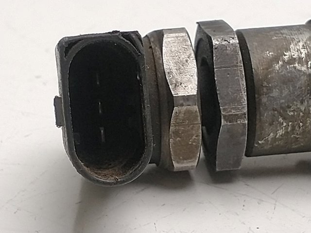 Rozdzielacz paliwa 445216008 BMW