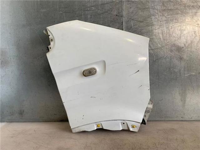 Błotnik przedni prawy 4501756 OPEL