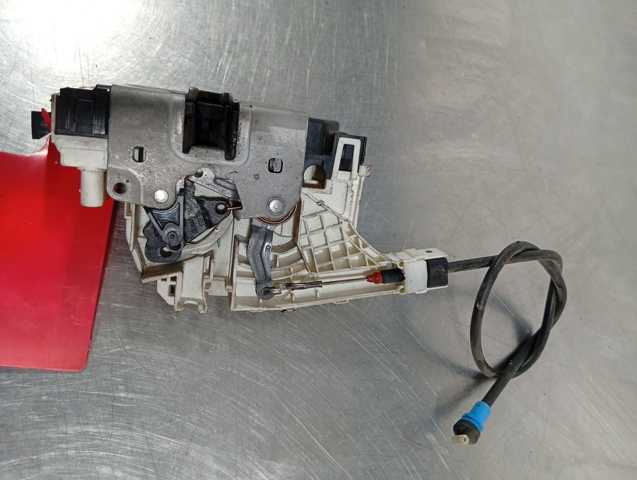 Zamek drzwi przednich prawych 45021168 MERCEDES