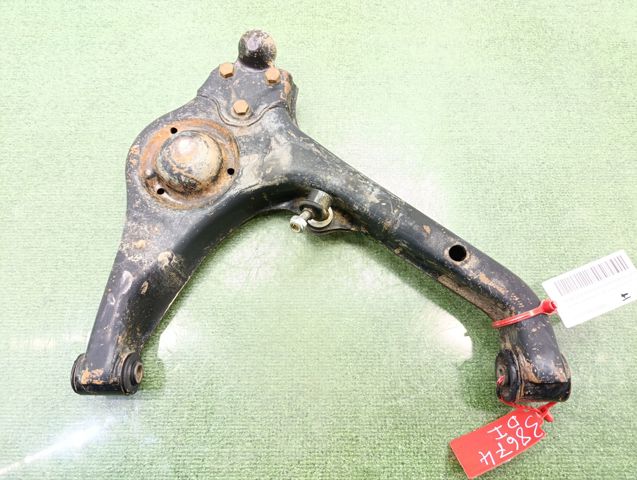 Wahacz zawieszenia przedniego dolny lewy 4520060840000 SUZUKI