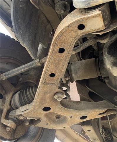 Wahacz zawieszenia przedniego dolny prawy 4520185C00 SUZUKI