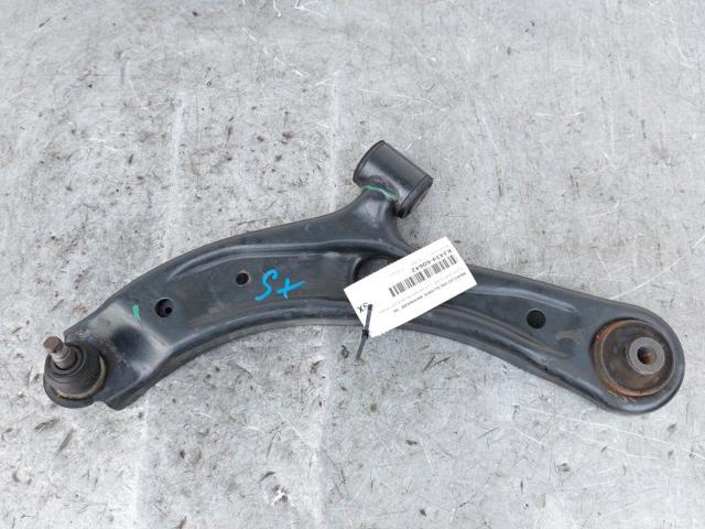 Wahacz zawieszenia przedniego dolny lewy 4520268L10000 SUZUKI