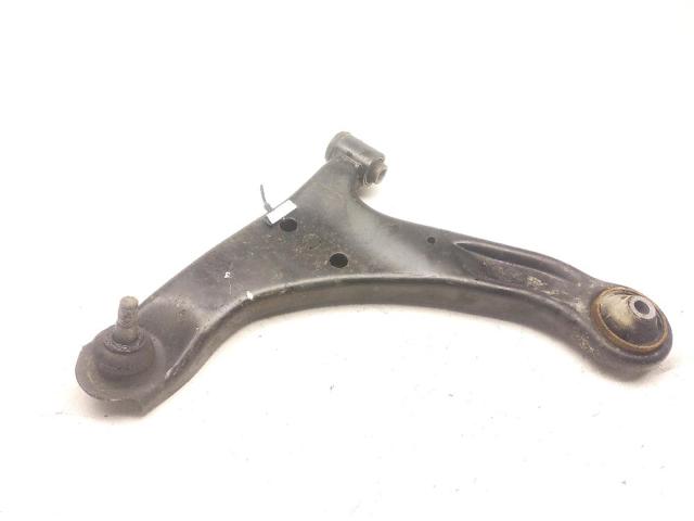 Wahacz zawieszenia przedniego dolny lewy 4520278K00000 SUZUKI