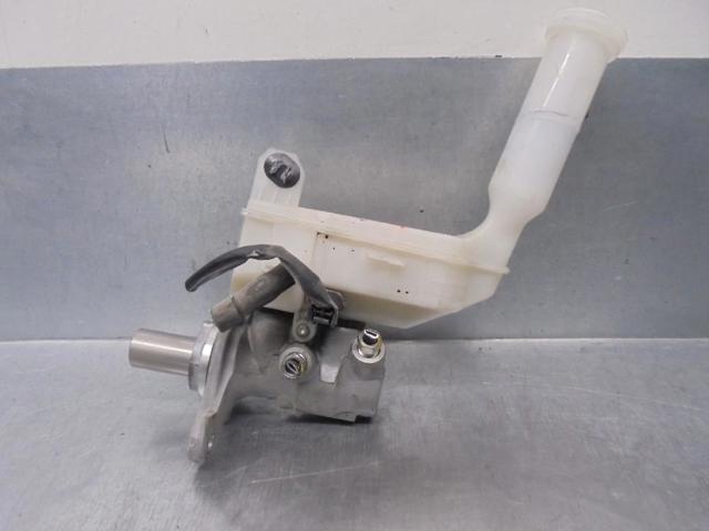 Cylinder hamulcowy Nissan JUKE
