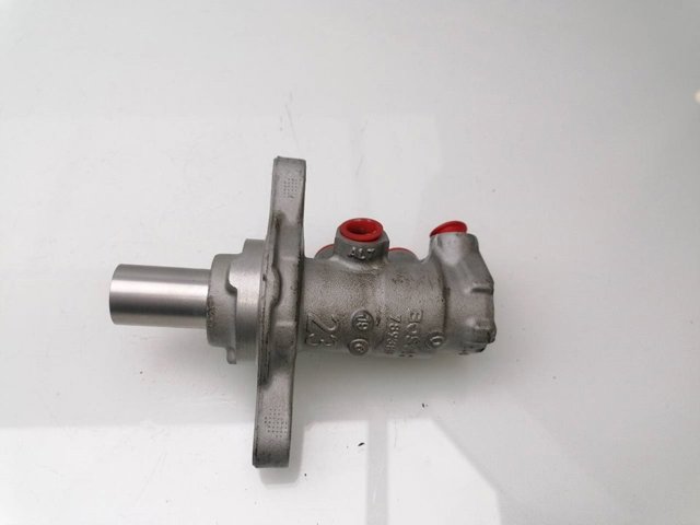 Główny cylinder hamulców 460104EH0A NISSAN