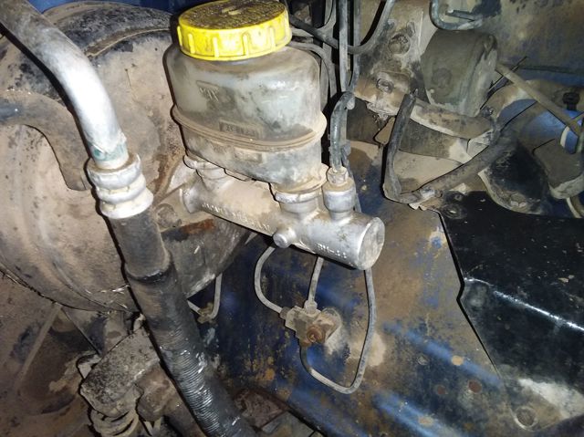 Główny cylinder hamulców 46010VK94B NISSAN
