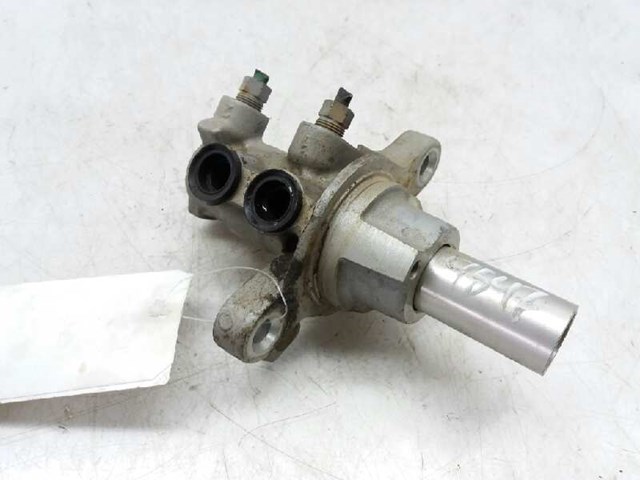 Główny cylinder hamulców 460110001R RENAULT