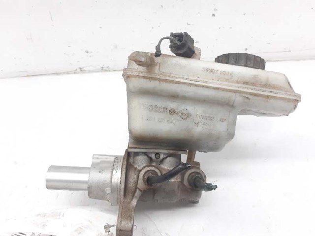 Główny cylinder hamulców 460110001R RENAULT