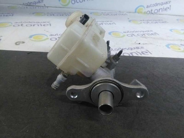 Główny cylinder hamulców 460111938R RENAULT