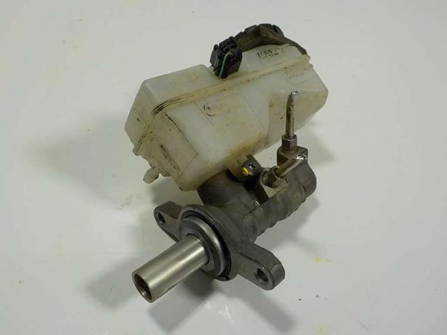 Główny cylinder hamulców 460112629R RENAULT