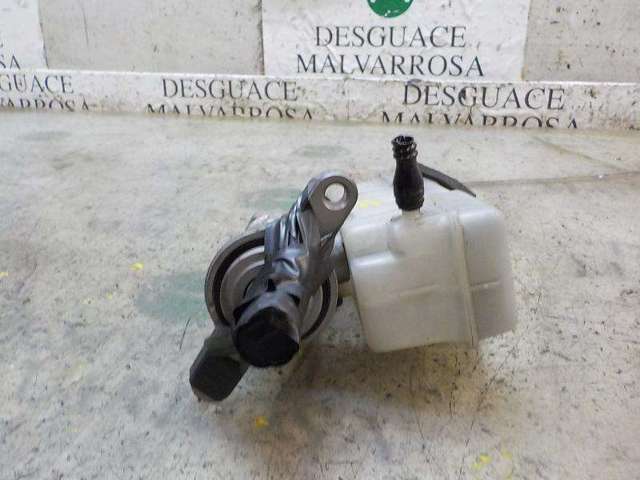 Główny cylinder hamulców 460112629R RENAULT