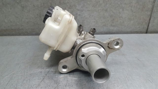 Cylinder hamulcowy roboczy tylny 460113705R RENAULT