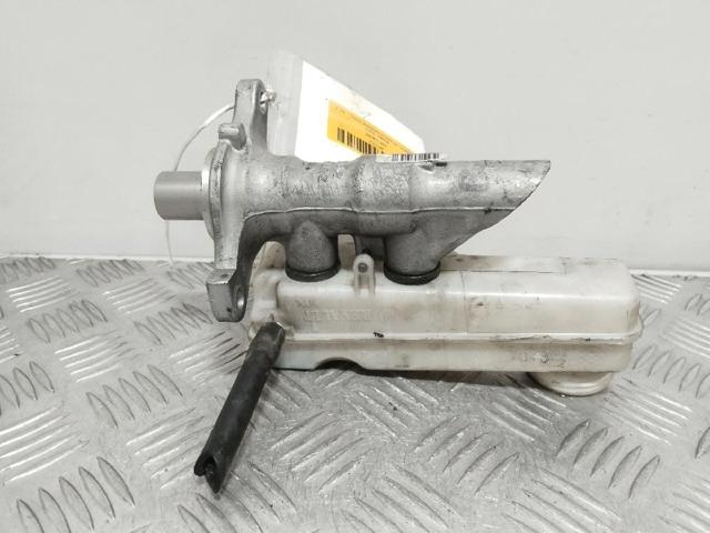 Główny cylinder hamulców 460115826R RENAULT
