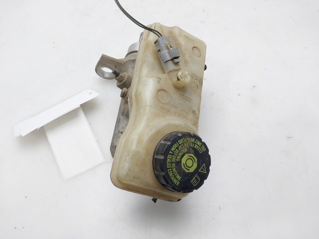 Główny cylinder hamulców 460115826R RENAULT