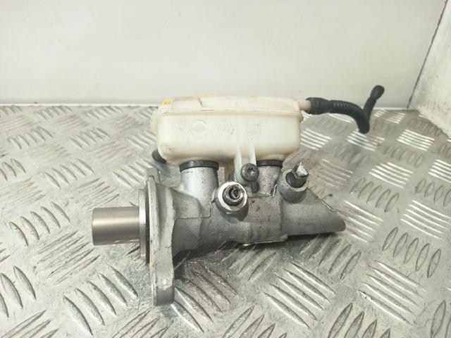 Zbiorniczek głównego cylindra hamulcowego (płynu hamulcowego) 460910006R RENAULT