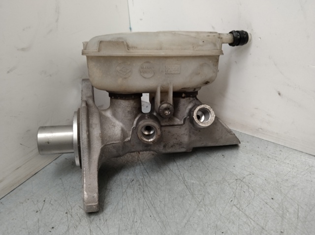 Zbiorniczek głównego cylindra hamulcowego (płynu hamulcowego) 460910006R RENAULT