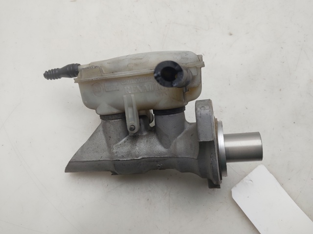 Zbiorniczek głównego cylindra hamulcowego (płynu hamulcowego) 460910006R RENAULT