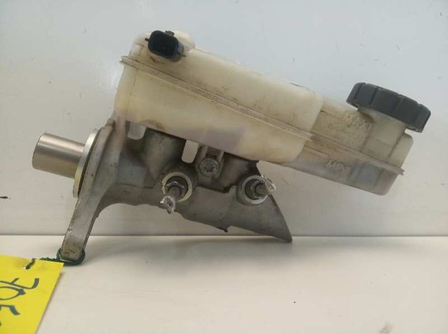 Zbiorniczek głównego cylindra hamulcowego (płynu hamulcowego) 460910009R RENAULT