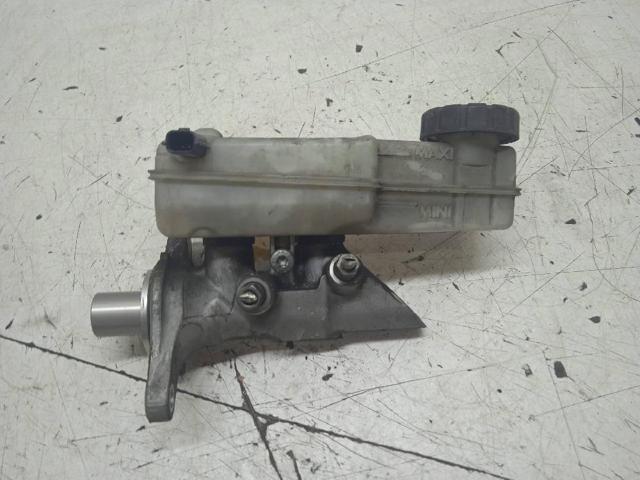 Zbiorniczek głównego cylindra hamulcowego (płynu hamulcowego) 460910009R RENAULT