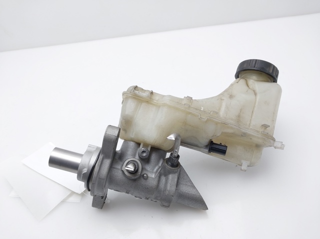 Zbiorniczek głównego cylindra hamulcowego (płynu hamulcowego) 460913217R RENAULT