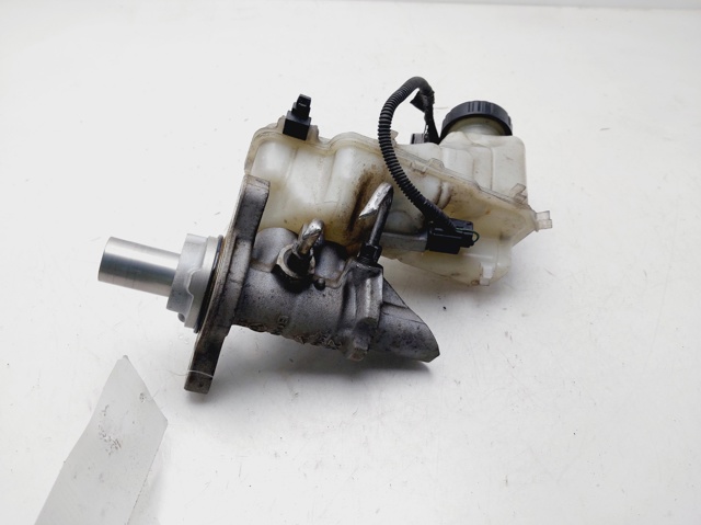Zbiorniczek głównego cylindra hamulcowego (płynu hamulcowego) 460913217R RENAULT
